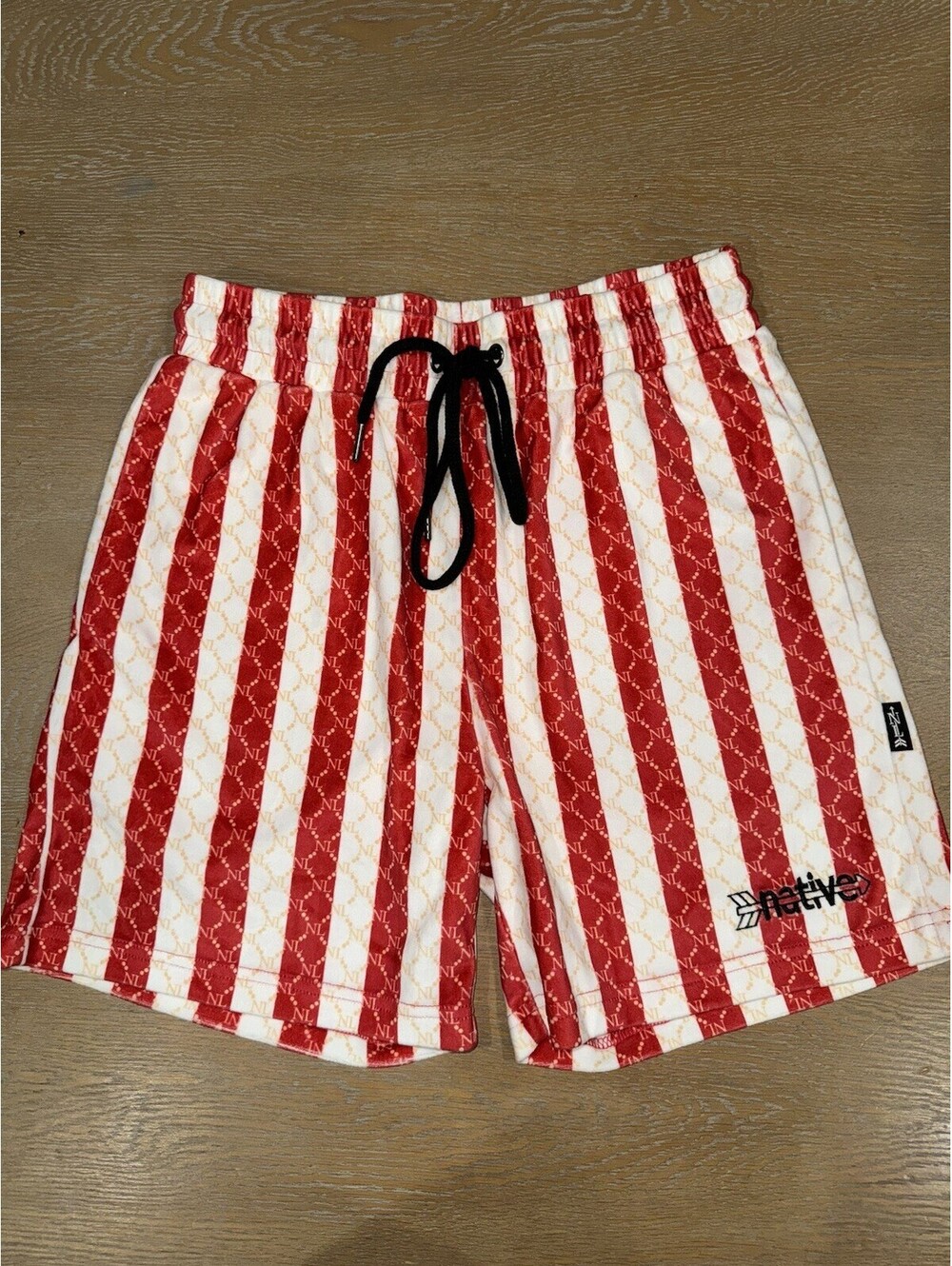 Native Language Chain Linked nl striped velour shorts Sz S red/white